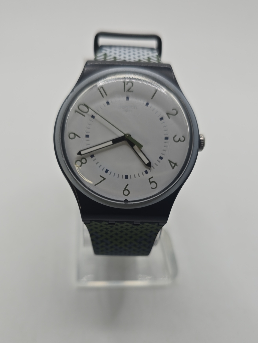 Unbranded Black and Green Analog Watch with Patterned Strap